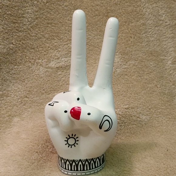 Ring Holder Display PEACE ✌ SIGN